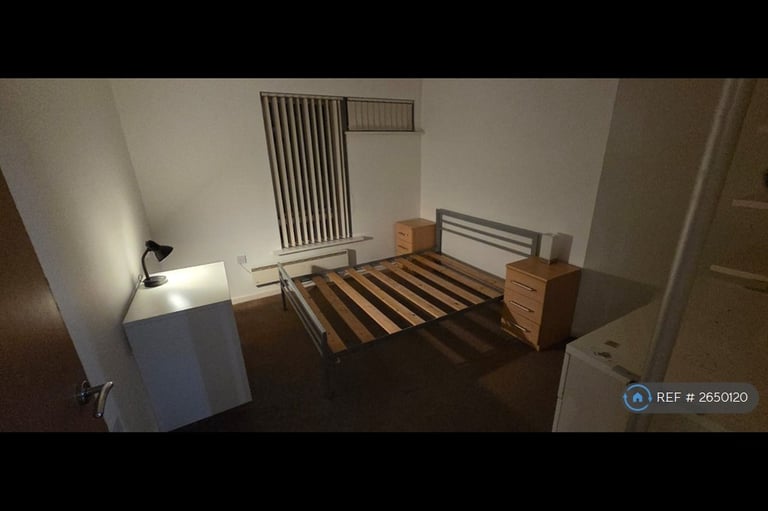 2 bedroom flat in The Citadel, Manchester, M4 (2 bed) (#2650120)