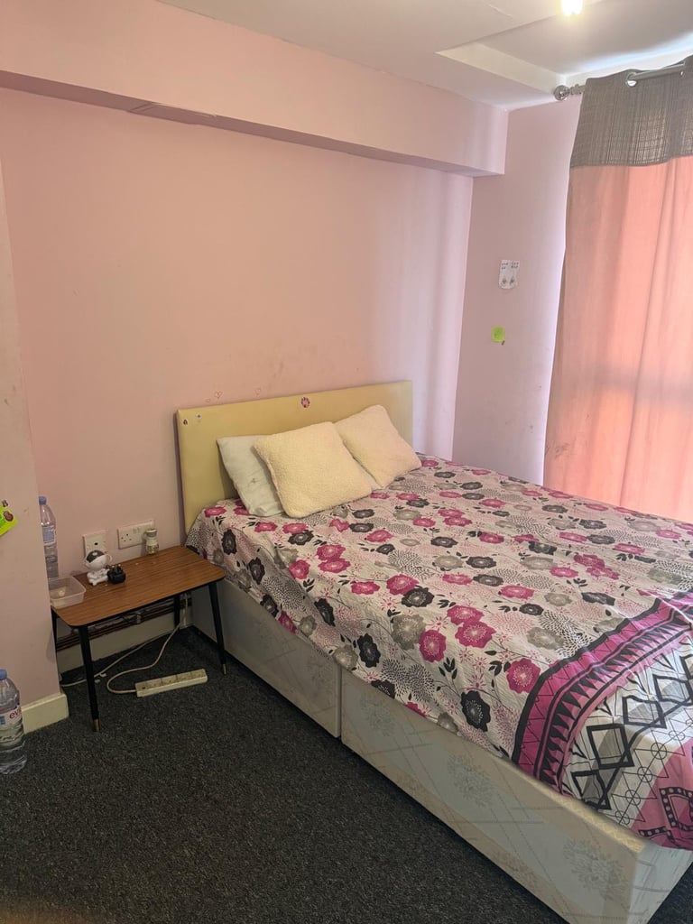 image for Double Room available 4 Single F e m a l e