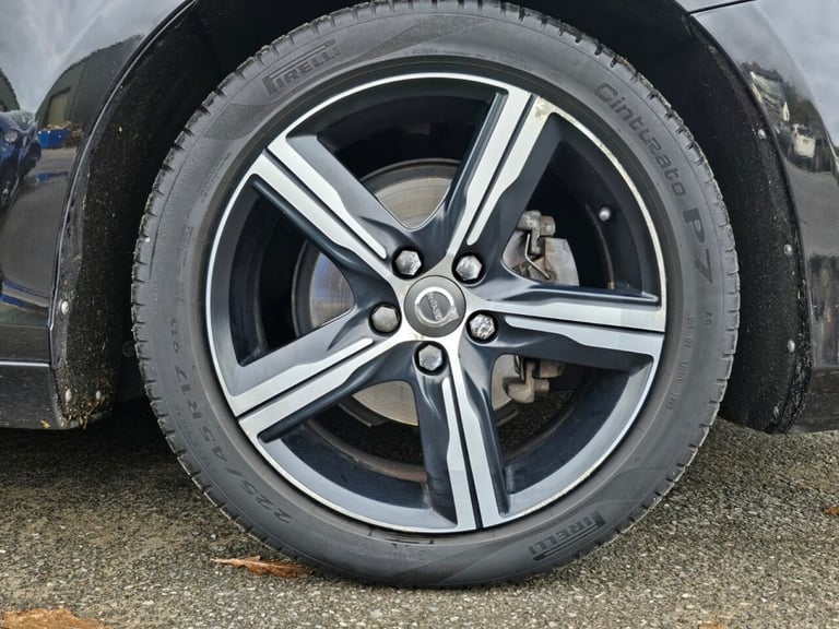 2017 Volvo V40 2.0 D2 R-Design Nav Plus Hatchback 5dr Diesel Manual Euro 6 (s/s) (120 ps) Hatchba...