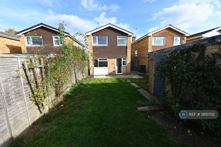 3 bedroom house in Warren Avenue, Chandler's Ford, Eastleigh, SO53 (3 bed) (#2651732)