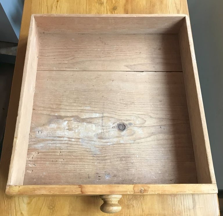 A VICTORIAN PINE SIDE TABLE