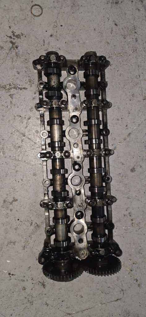CAMSHAFTS AND CARRIER 2.0