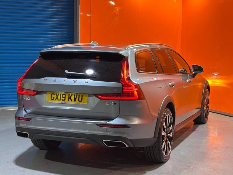 2019 19 VOLVO V60 CROSS COUNTRY 2.0 D4 PLUS ESTATE 5DR DIESEL AUTO AWD EURO 6 (S