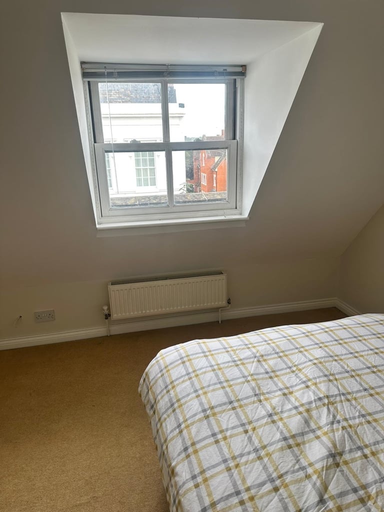 Whole top floor of 3 storey town house Colchester 