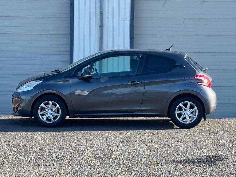 2014 Peugeout 208 Active 1.2 Petrol Manual Hatchback - £20 Road Tax - Cheap Car