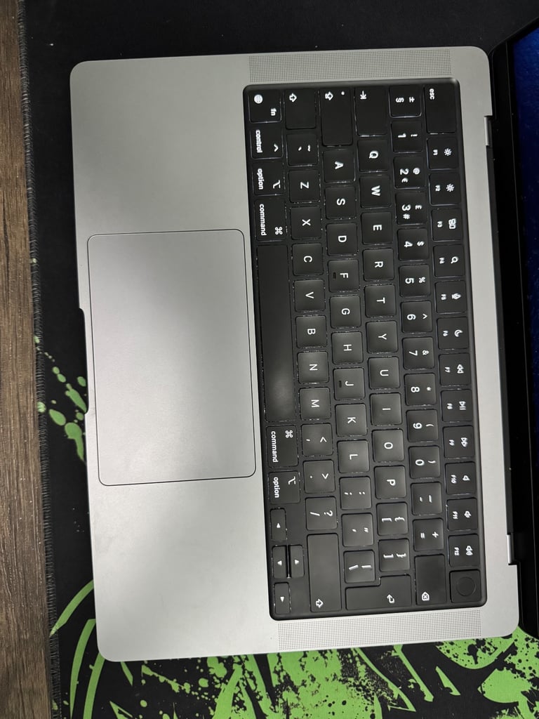 MacBook M2 pro 14inch 16gb 512gb ssd 