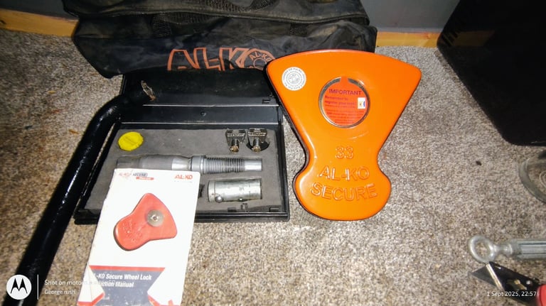 No 33 AL-KO wheel locking kit 