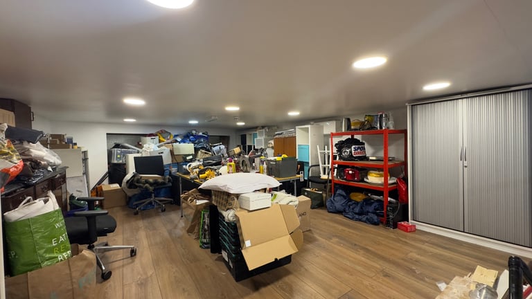 Shop with E-Class Use – Prime Cromwell Road Location