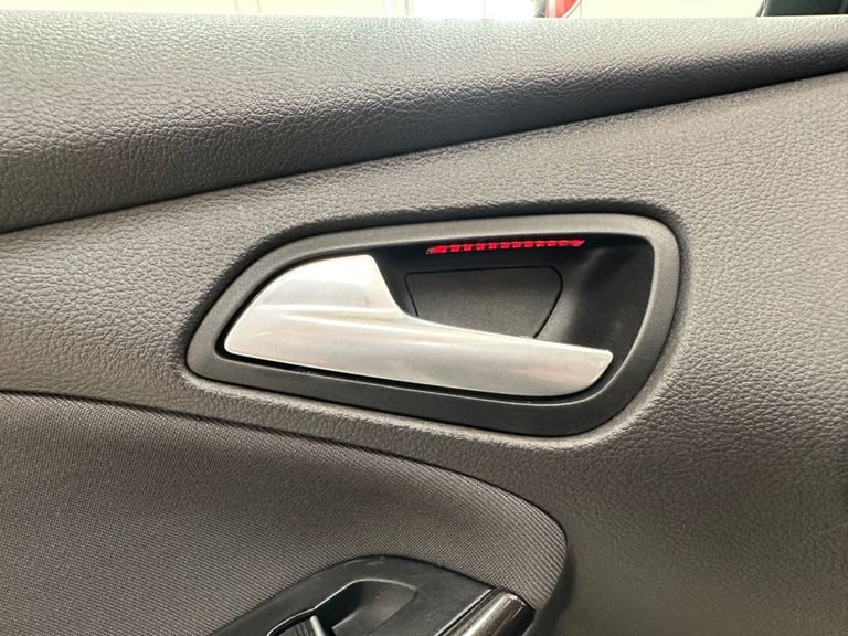 2015 Ford Focus 1.0 EcoBoost 125 Titanium 5dr HATCHBACK PETROL Manual