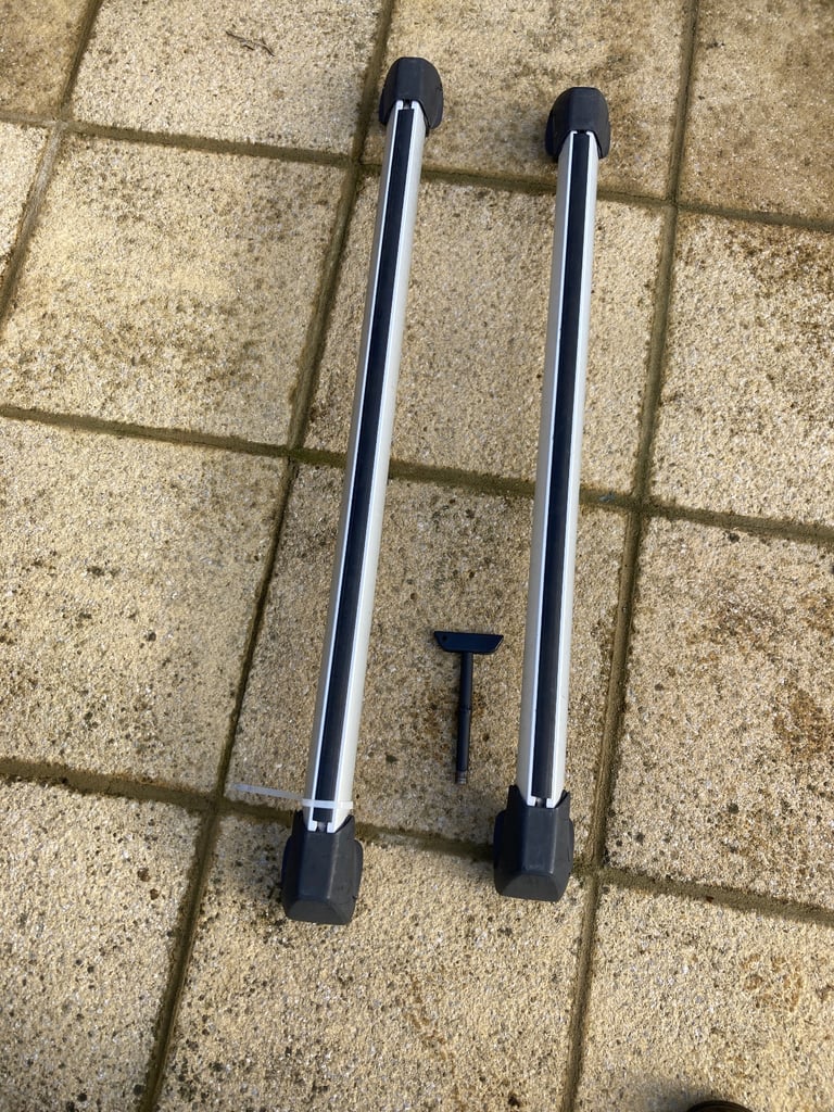 VW Golf Mk5 estate roof bars