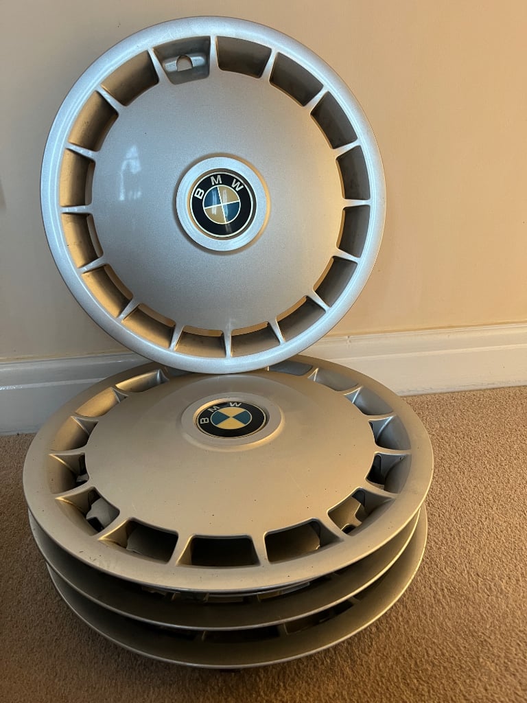 image for BMW 318i (E30) wheel trims