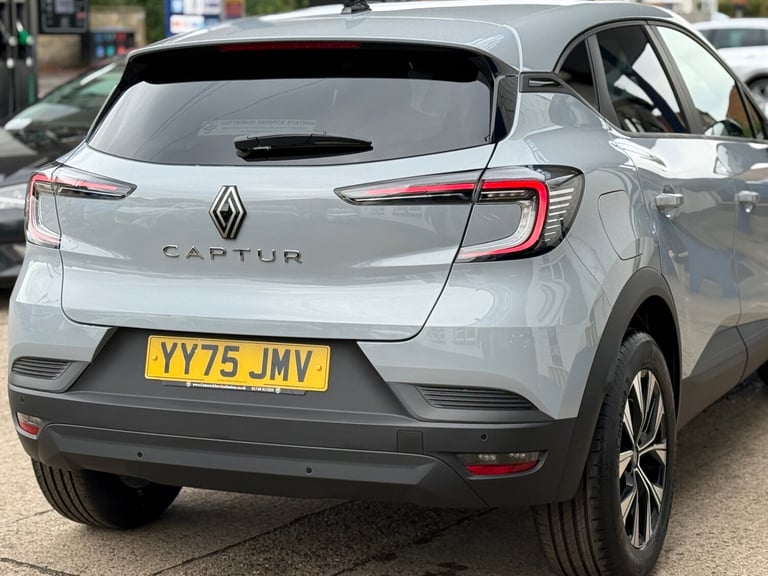2025 Renault Captur 1.0 TCE 90 Evolution 5dr, UNDER 10 MILES, SEPTEMBER 2028 RENAULT WARRANTY,  H...