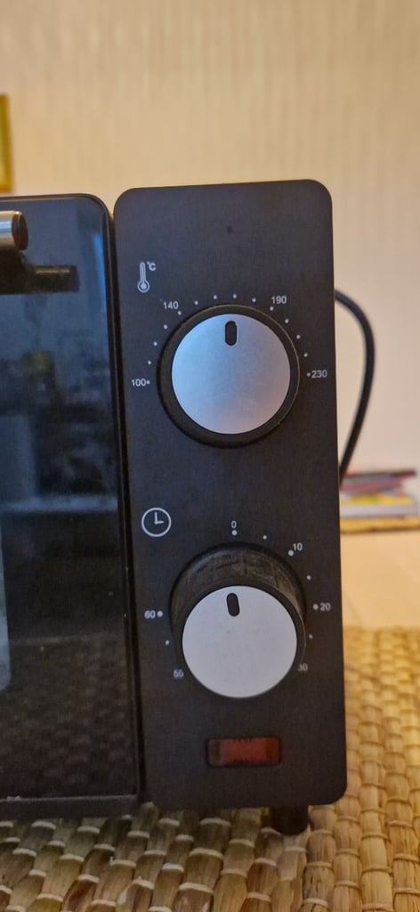 image for Mini table top oven