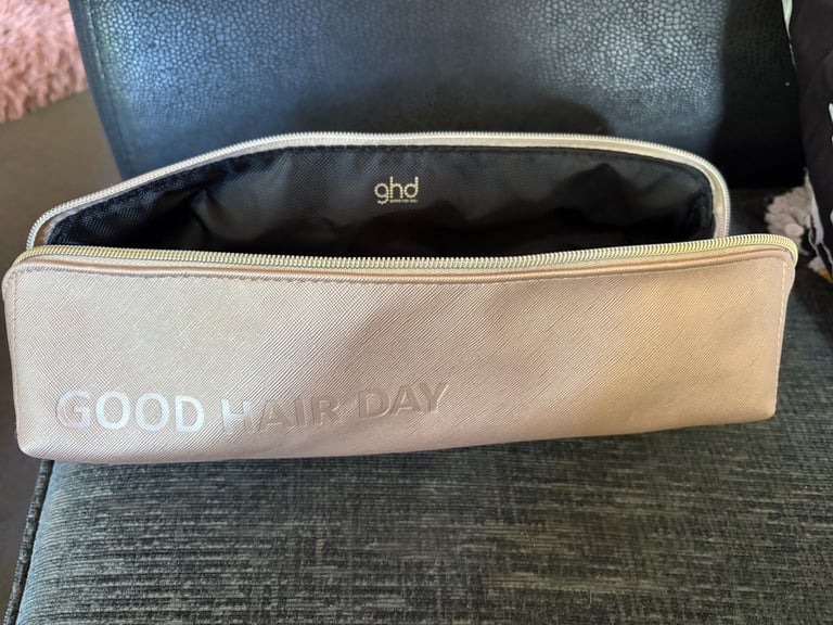 BNIB GHD smoothing hot brush 