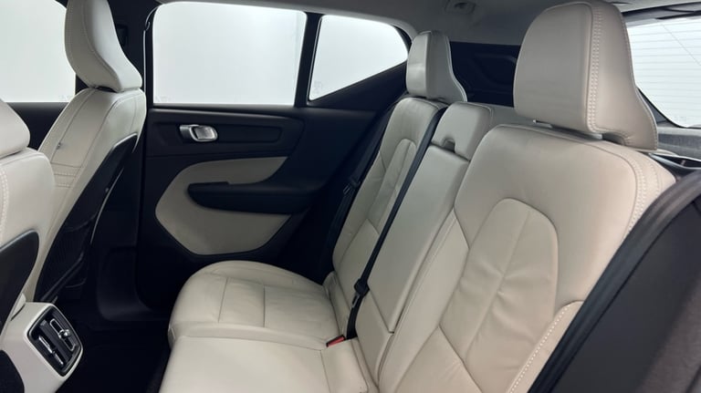 2022 Volvo XC40 2.0 B4P Plus Dark 5dr AWD Auto ESTATE PETROL Automatic