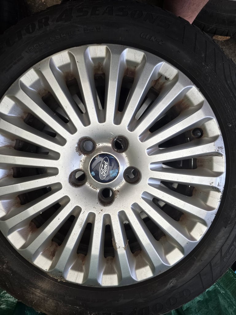 2010 ford focus alloys wheels