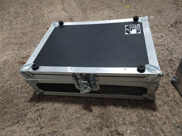 2 X METAL CASES small & big