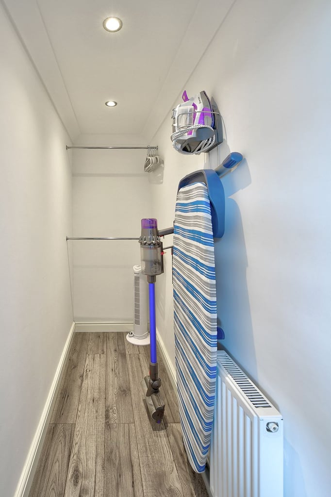 £1000pcm. All Bills Included, Boutique 1 Bedroom Apartment With Off Road Parking & Free Wi-Fi