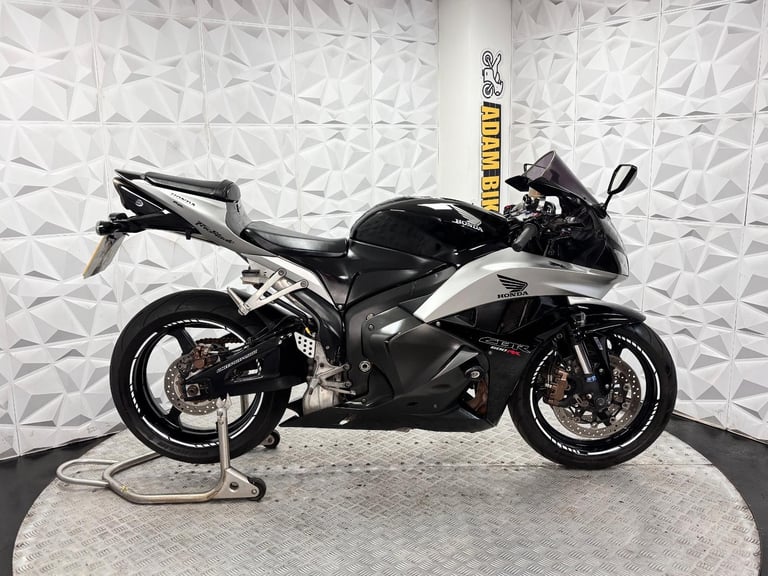 2010 Honda CBR00 | *WARRANTY PROVIDED*