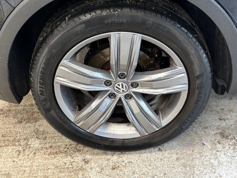 2019 69 VOLKSWAGEN TIGUAN 1.5 TSI EVO MATCH SUV 5DR PETROL MANUAL EURO 6 (S/S) (