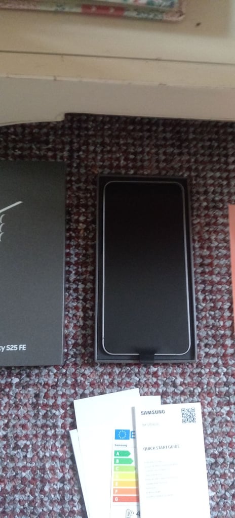 Galaxy s25 fe  5G mobile phone 