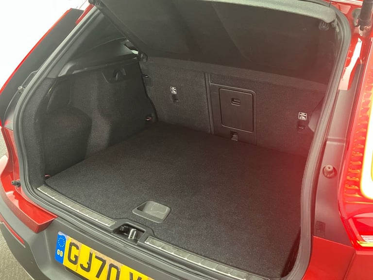 2020 Volvo XC40 2.0 B4P Inscription Pro 5dr Auto Estate Automatic