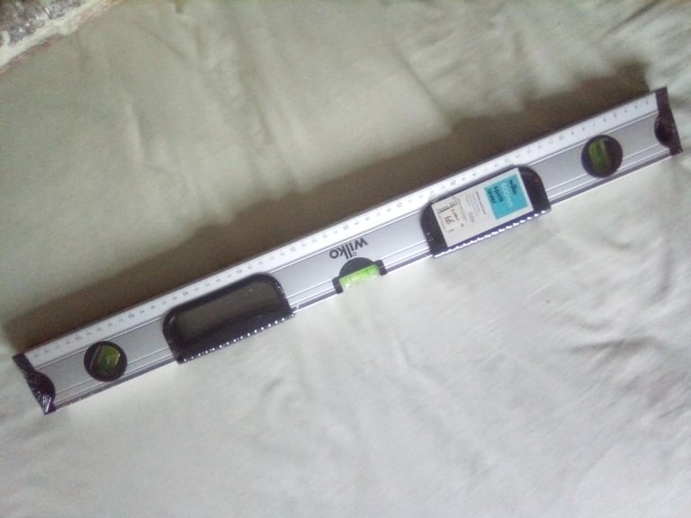 TOOLS / DIY / FIXINGS / SEALANTS / PAINT ETC