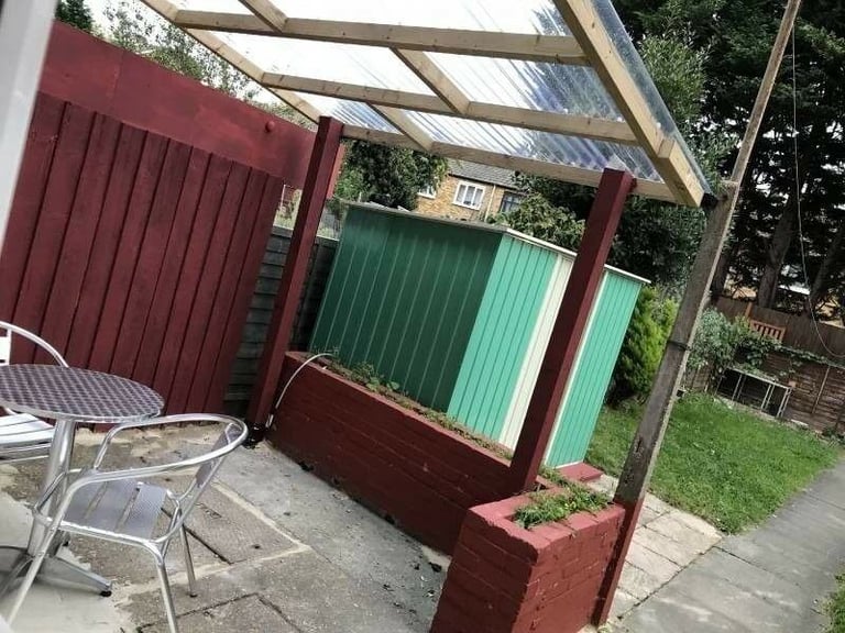 NICE AND BIG ROOM SHARE AT E12 MANOR PARK AREA AVAILABLE NOW 