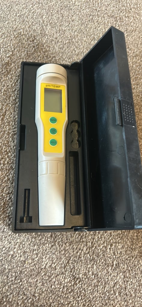 Digital PH meter pen for aquariums / tanks 