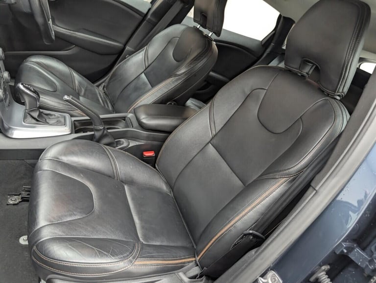 2019 Volvo V40 Cross Country 1.5 T3 Edition Hatchback 5dr Petrol Auto Euro 6 (s/s) (152 ps) 18'' ...