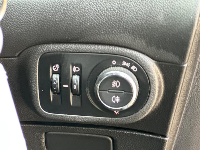 2013 Vauxhall Zafira Tourer 1.8 16V Exclusiv Euro 5 5dr Petrol