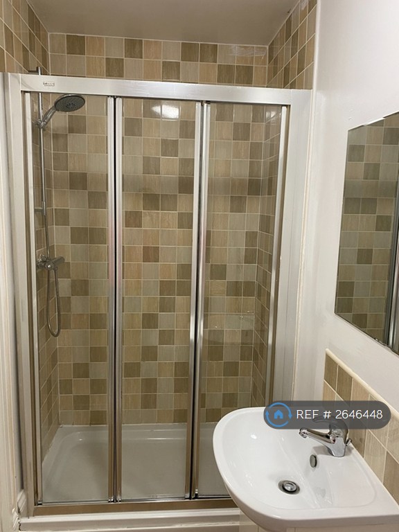 2 bedroom flat in Melbourne Street, Stalybridge, SK15 (2 bed) (#2646448)