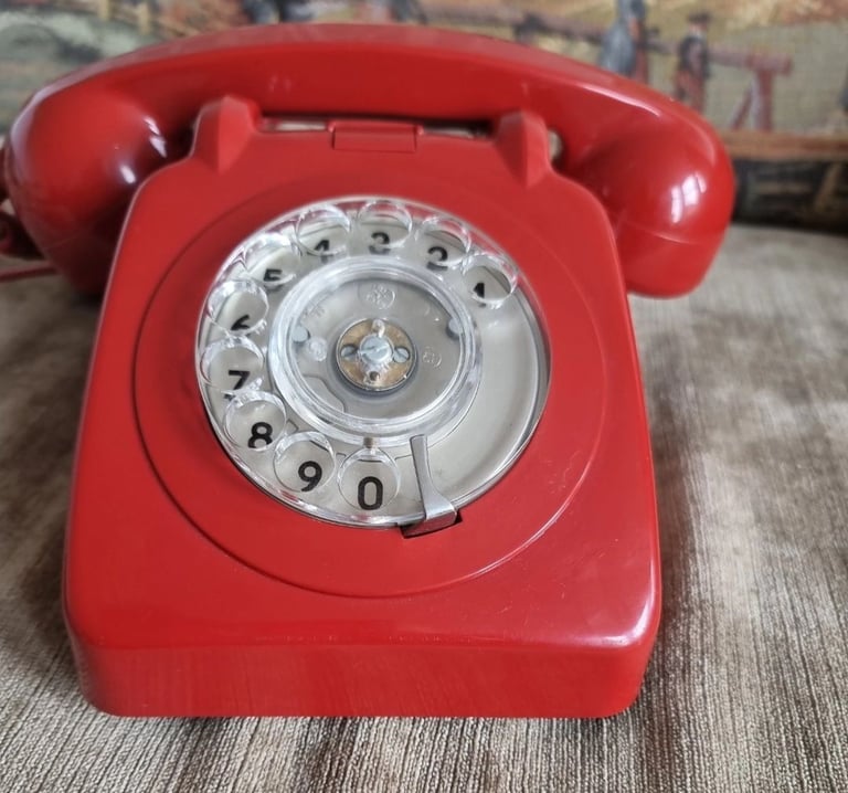 Vintage 1970s Red GPO Retro Telephone 706 F
