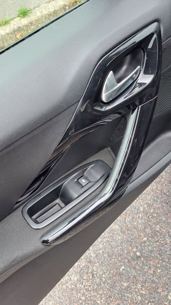 Peugeot, 208, Hatchback, 2013, Manual, 999 (cc), 3 doors