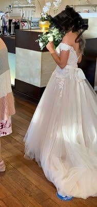 Essence of Australia wedding dress size 8-10 