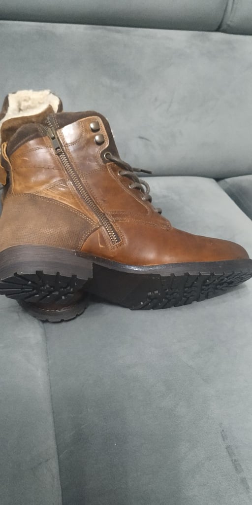 Leather winter boots 