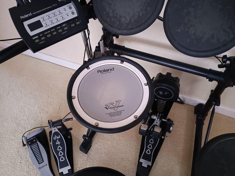 Roland TD-3 Drum kit with DW4000 Double Pedal, Stool and new Hihat actuator