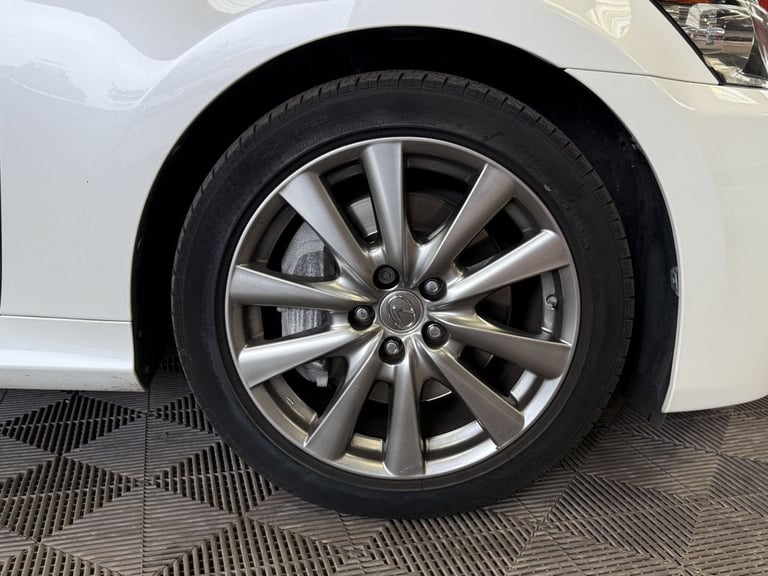 2015 Lexus GS 2.5 300h Premier Saloon 4dr Petrol Hybrid CVT Euro 5 (s/s) (223 ps) Saloon PETROL/E...