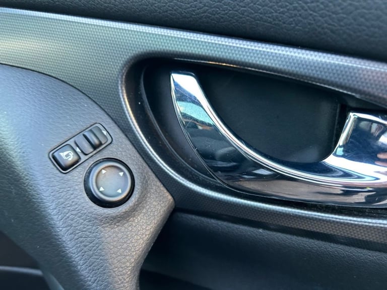 2019 Nissan Qashqai 1.3 DiG-T N-Connecta 5dr HATCHBACK PETROL Manual