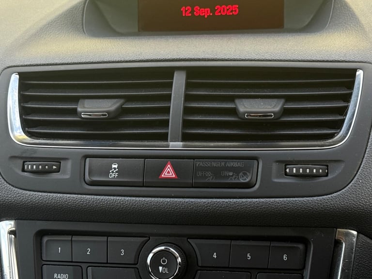 2015 Vauxhall Mokka 1.4i Turbo SE 2WD Euro 6 (s/s) 5dr HATCHBACK Petrol Manual