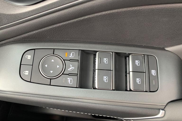 2025 Nissan Qashqai 1.5 E-Power N-Connecta [Glass Roof] 5dr Auto Hatchback Hybrid Automatic