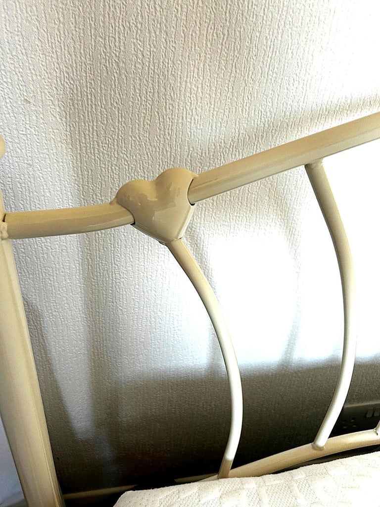 Single Children’s Bed (Cream Hearts) + Memory Foam Mattress LIKE NEW