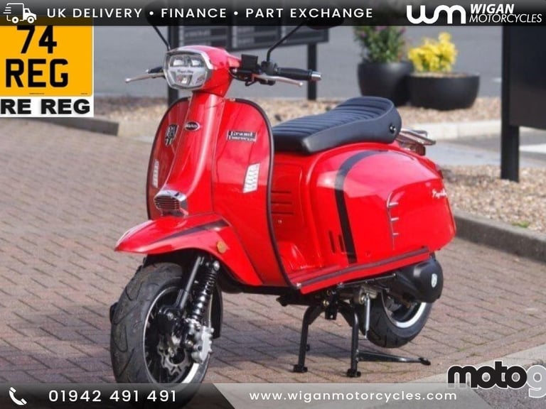 ROYAL ALLOY GT 125cc A Modern Classic Retro Automatic Moped Scooter