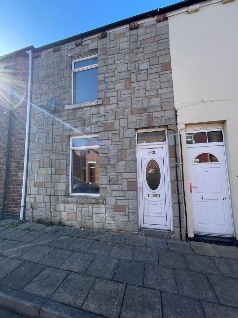 image for Two bed mid terrace on Oxford Street in Eldon