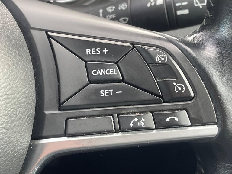 2017 Nissan Qashqai 1.6 dCi Tekna XTRON Euro 6 (s/s) 5dr HATCHBACK Diesel Automatic