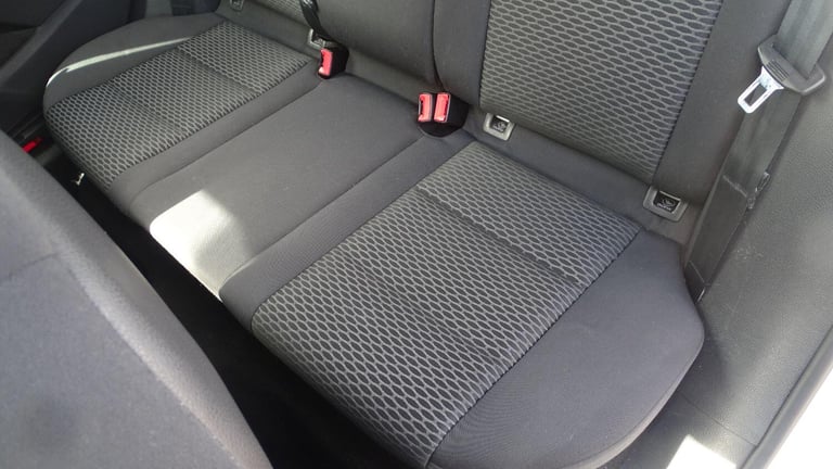 VOLKSWAGEN GOLF 1.4 Twist hatch petrol Silver Manual Petrol 2011