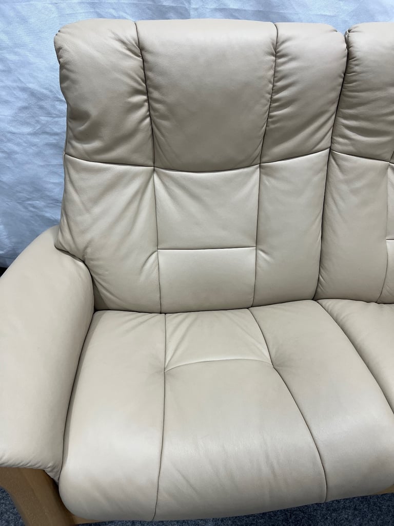 Ekornes Stressless Buckingham leather recliner sofas U.K. delivery available 
