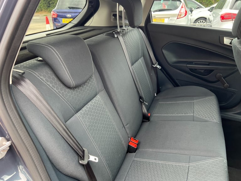 2012 Ford Fiesta 1.4 Titanium 5dr Auto HATCHBACK Petrol Automatic
