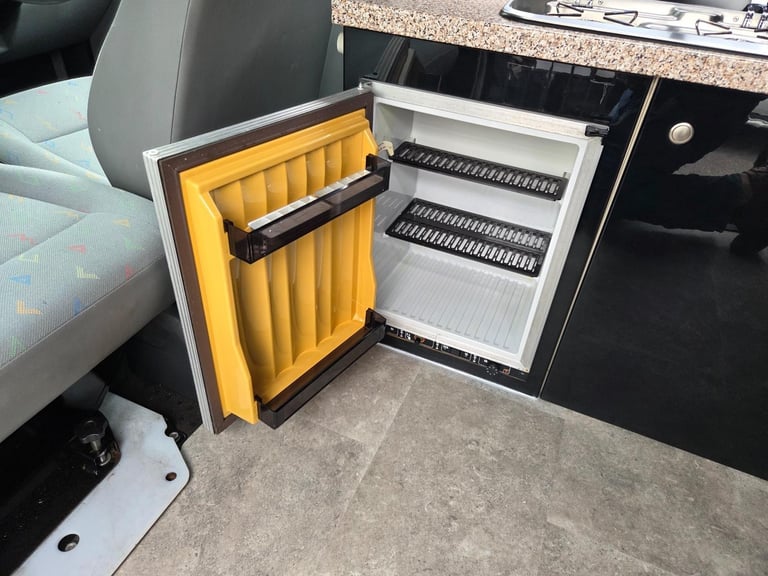 Volkswagen Transporter High Top Camper Van DIESEL MANUAL 2004/04