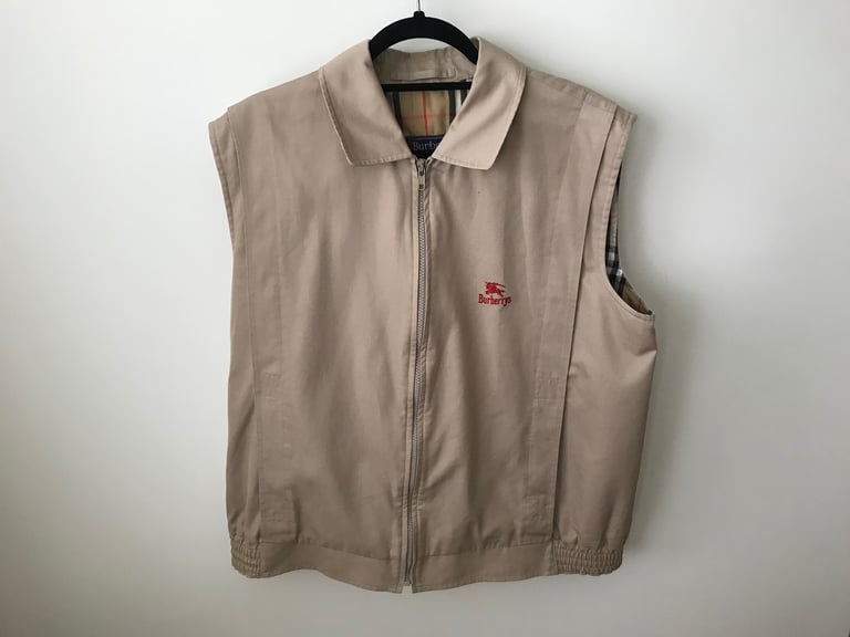 Burberrys Gilet Sleeveless Jacket Nova check lined beige size medium.